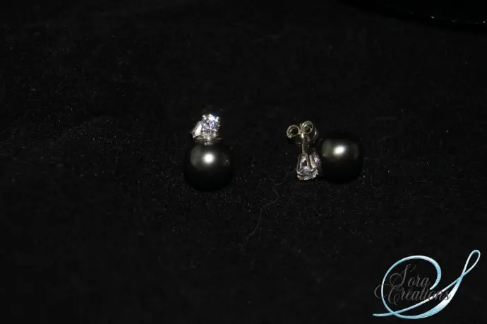 Boucles d&#39;oreilles argent, avec des perles de Tahiti et diamants