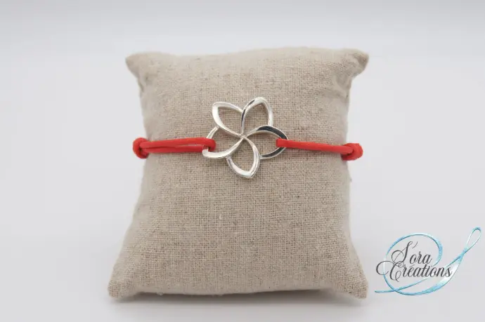 Bracelet lien motif fleur en argent 