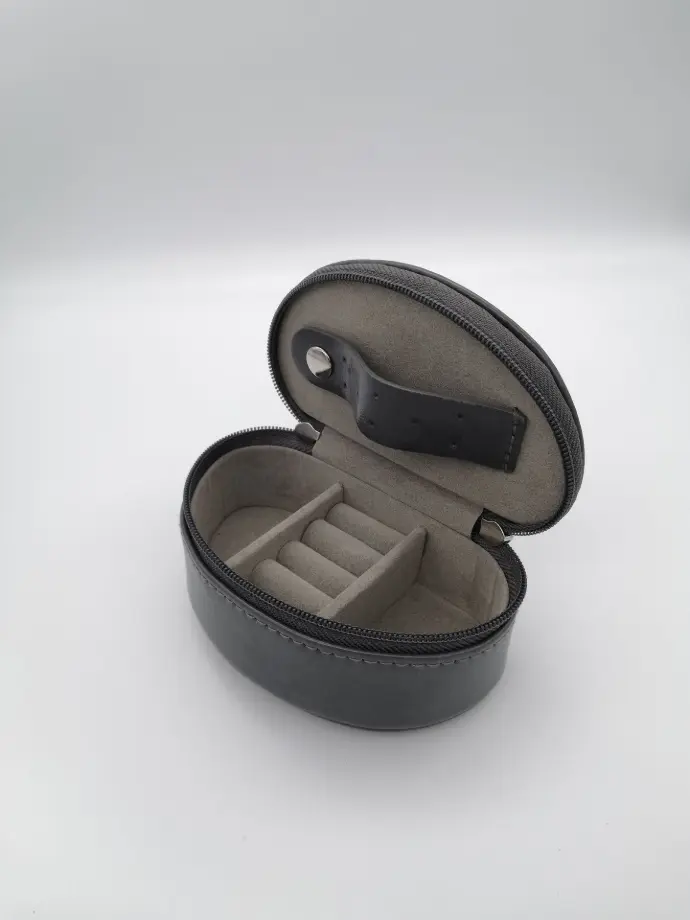 Petit écrin de transport façon trousse simili cuir